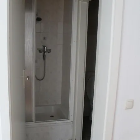 Zentral Im Gruenen *